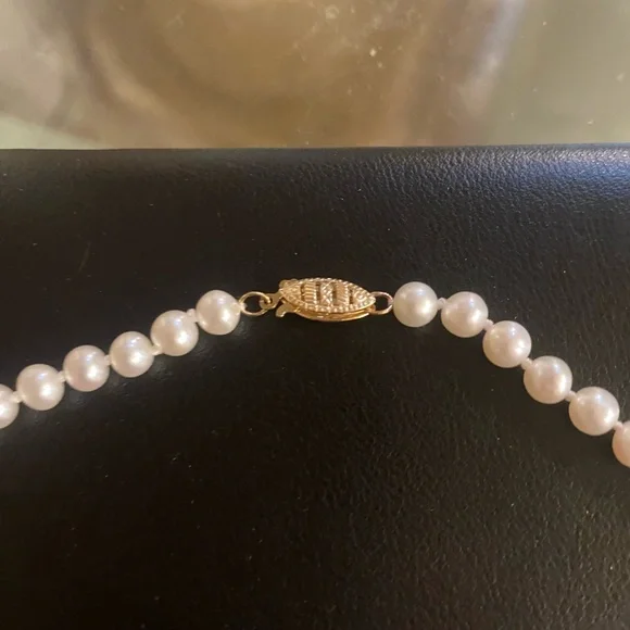 14K Gold Double Heart Pearl and Diamond Necklace - Picture 5 of 5